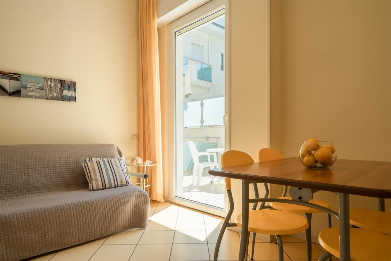 Residence Capitol Cattolica Exterior photo